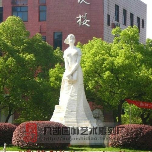 2025澳门天天开好彩大全开奖记录和东汉石人像立在路边与东汉石雕人像